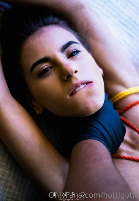 Anna Keller adult model pic