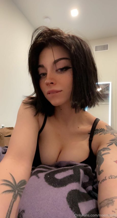 noemiexlili erotic star galleries