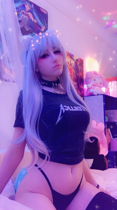 Koneko Mari sexy actress photo