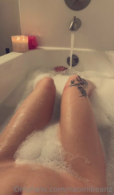 naomibeanz adult model pics