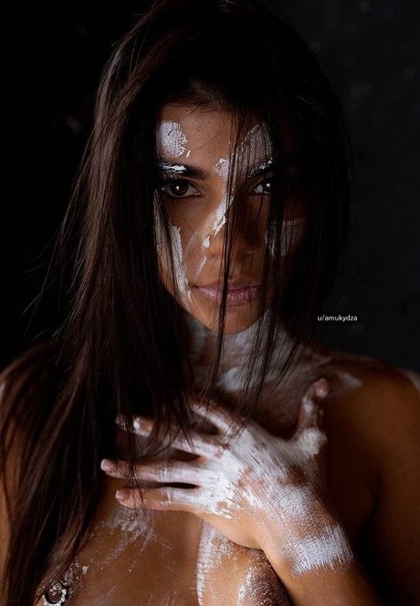 Anna Mukydza pornstar img