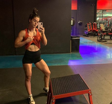 Abbie Maley nude model images