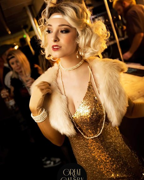 FallCosplay model sex picture