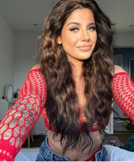 Megann22 nudes model picture