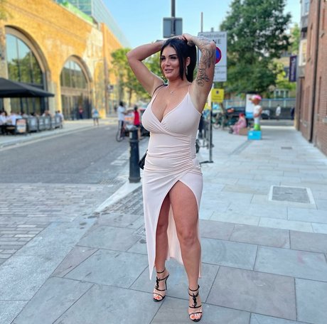 Emma Leigh pornstar naked archive