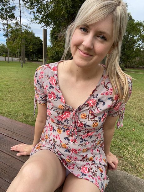 Liz XO_ hd model pic