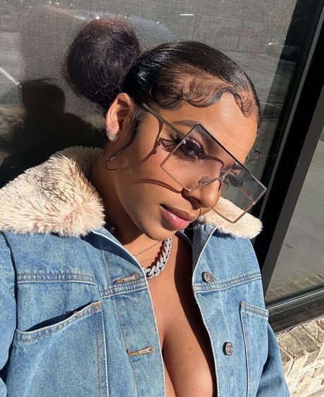 KKVSH hd pornstar gallery