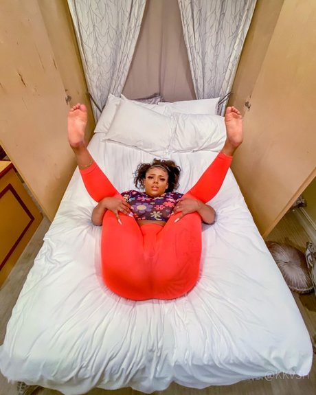 KKVSH naked star gallery