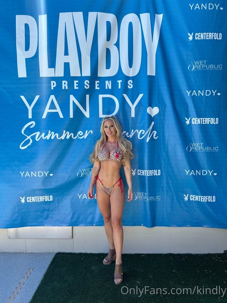 Kindly Myers art model pic