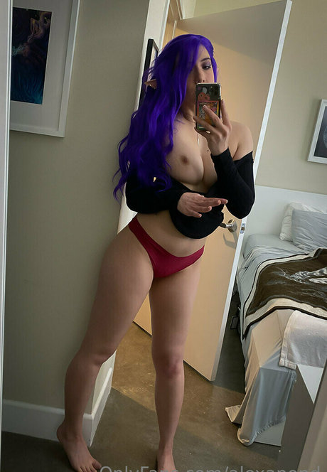 Alexa Pond model naked photo