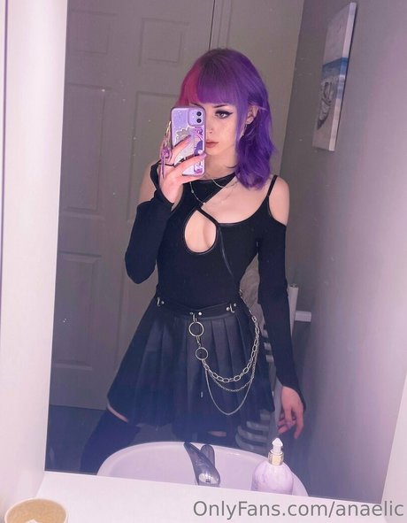 Anaelic exclusive model photo