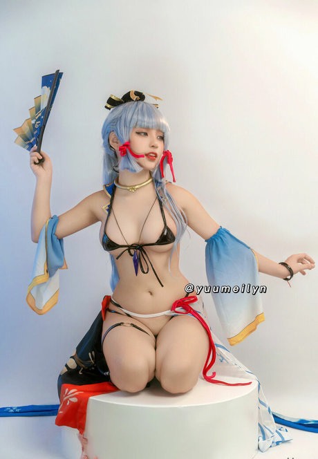 Linhi cute naked actress galleries