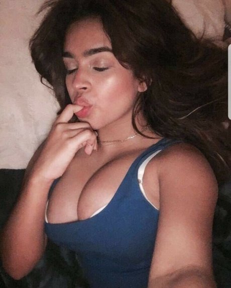 Betsy Martinez sexy model photos