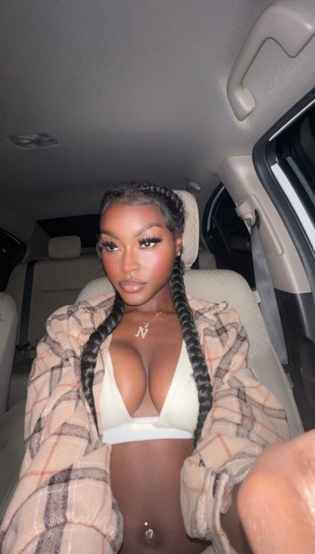 juiicyyyfruit sex model images