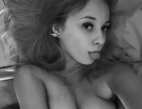 Olivia Evi Plant model pretty picture