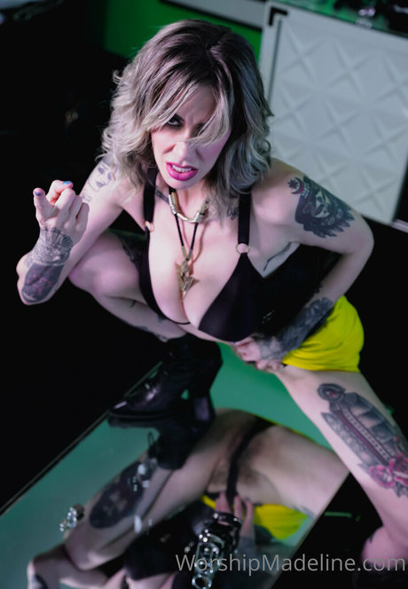 Madeline Marlowe nude model gallery