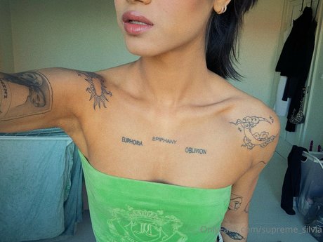 supreme silvi star naked pic