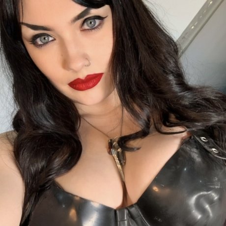 Countess Jezebeth naked model photo