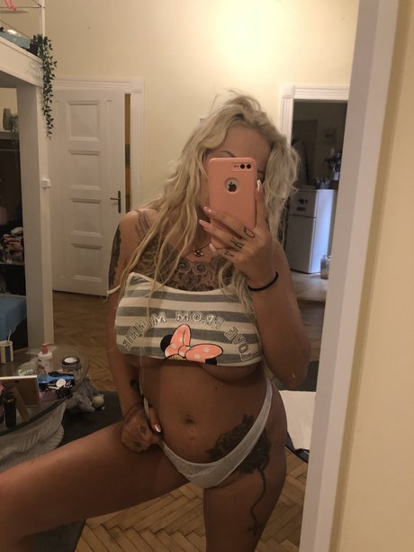 pekarvivi pornographic star pictures