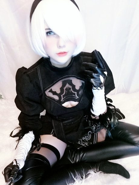 Meggii adult model img