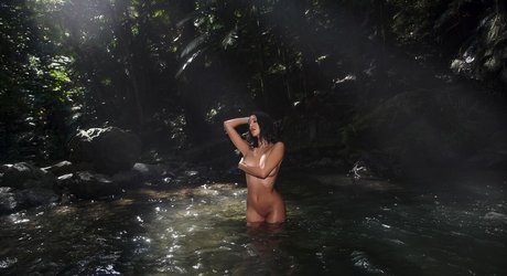 Lizzy Acosta nice actress photo