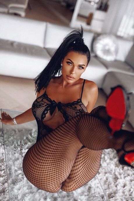 Nadine Kerastas adult model pic