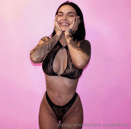 Zusje model nude photo