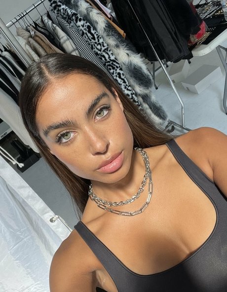 Undercover freak porn model pictures