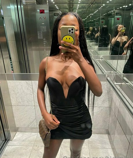 Petite mini model xxx photo