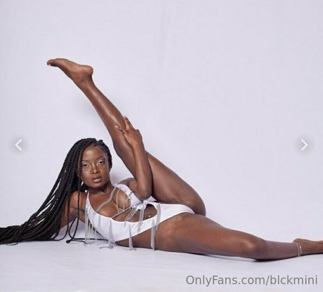 Petite mini pornstar pretty pictures