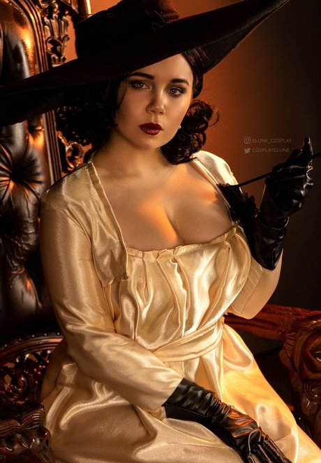 Elune Cosplay star beautiful gallery