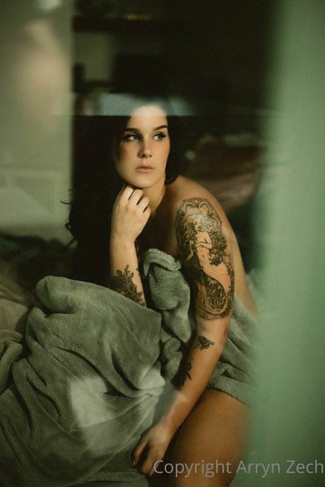 Arryn Zech pretty model img