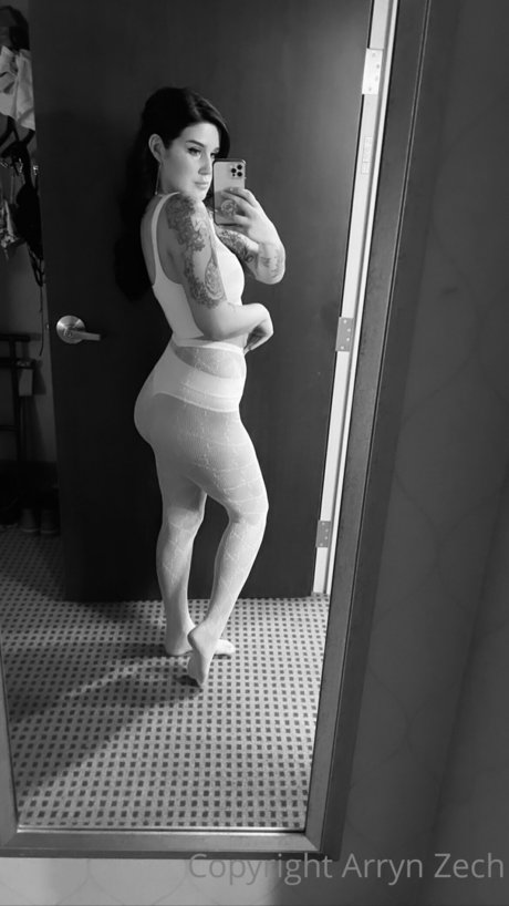 Arryn Zech hot model pictures