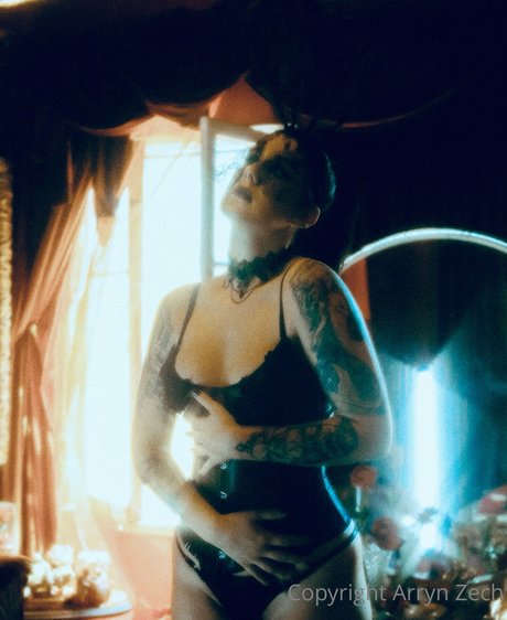 blogger onlyfans top pictures