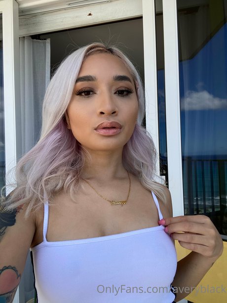 Avery black nude model photo