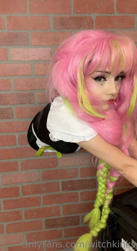 Witchkinks sexy model img
