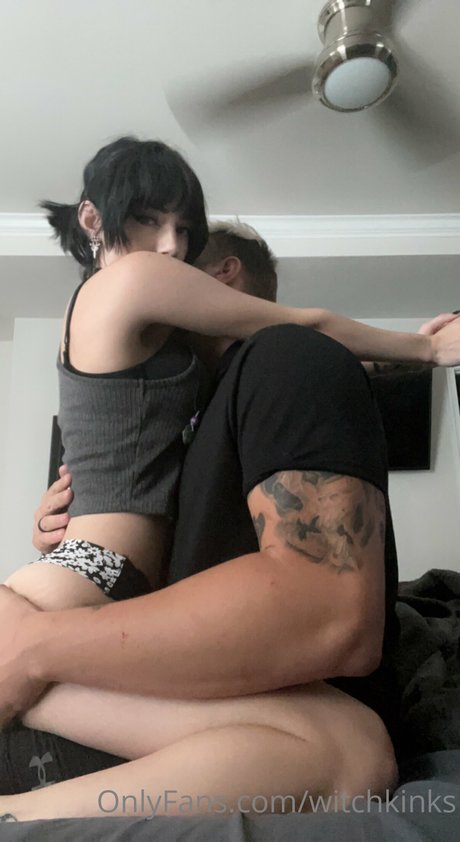 Witchkinks pretty model pics