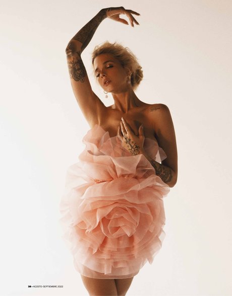 aygrecia_ pornographic model image