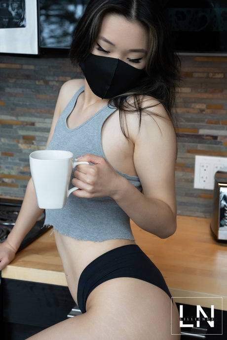 lillienue sex model img