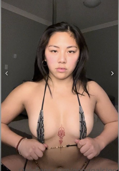 Badgalcascas erotic model pic