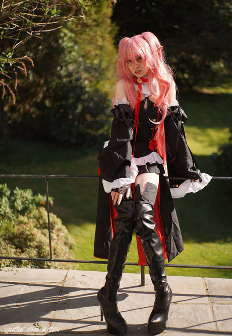 Little Emo Kitten hot model images