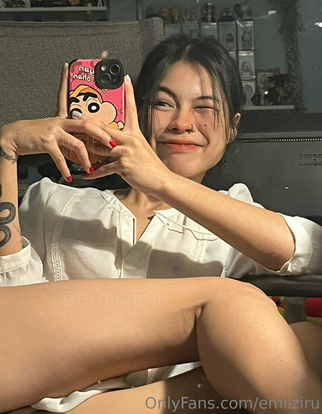 emiiziru pornstar free pictures