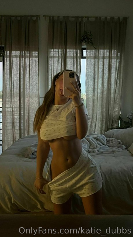 Katie Williams naked model image