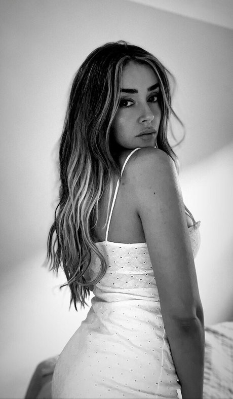 Mimi QS model perfect gallery