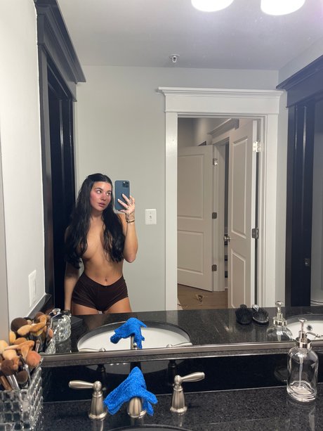 Devorah Roloff erotic model img