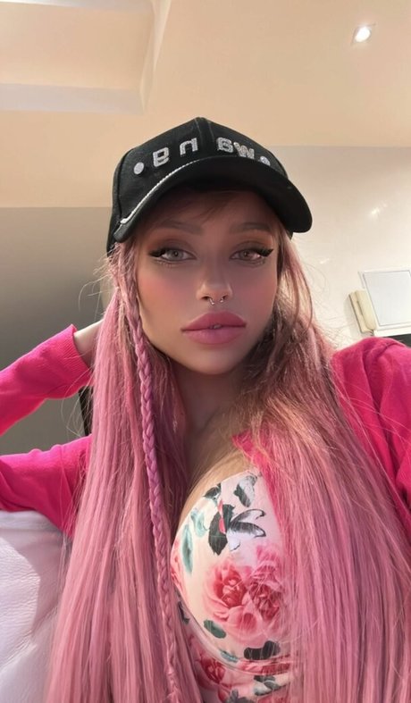 Christina Bertevello model best img