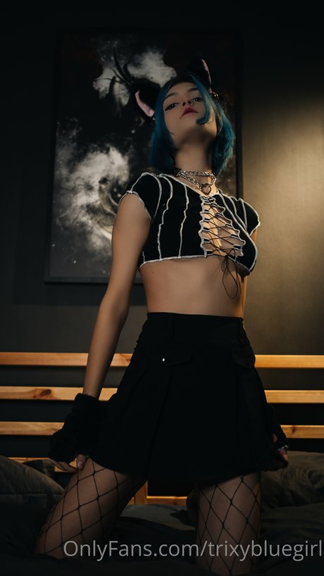 Trixy Blue hd pornstar pictures