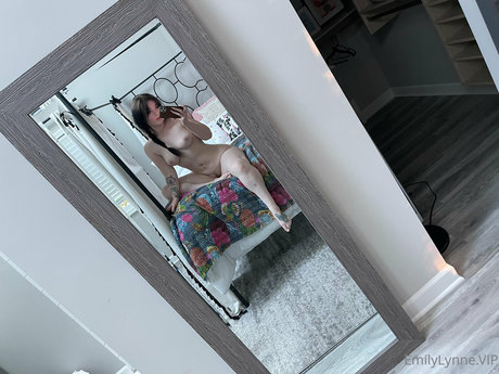 Emily Lynne naked star pictures