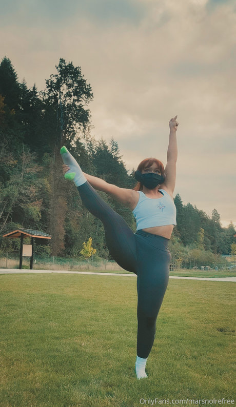 Mars Noire xxx pornstar photo