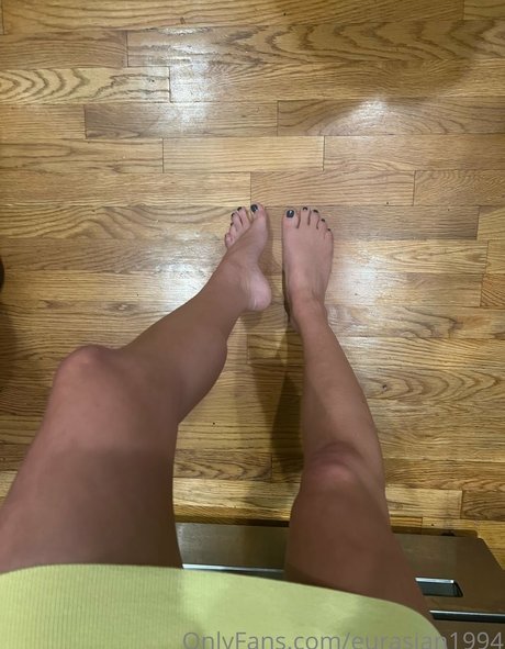 Yana Demeester star sexy pics